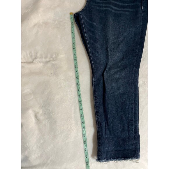 Torrid jeans size 14S buttton closure distressed with hole - Picture 8 of 9